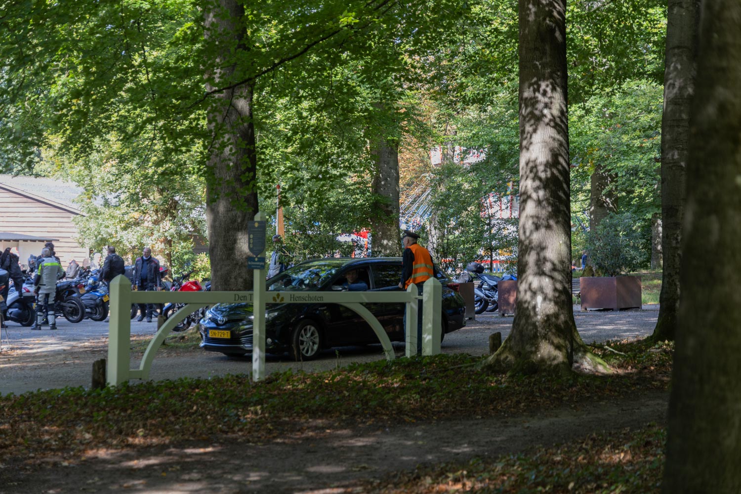Natuurfotograaf Otje neemt ook poolshoogte bij door wolf Bram getroffen ondernemers – een reportage
